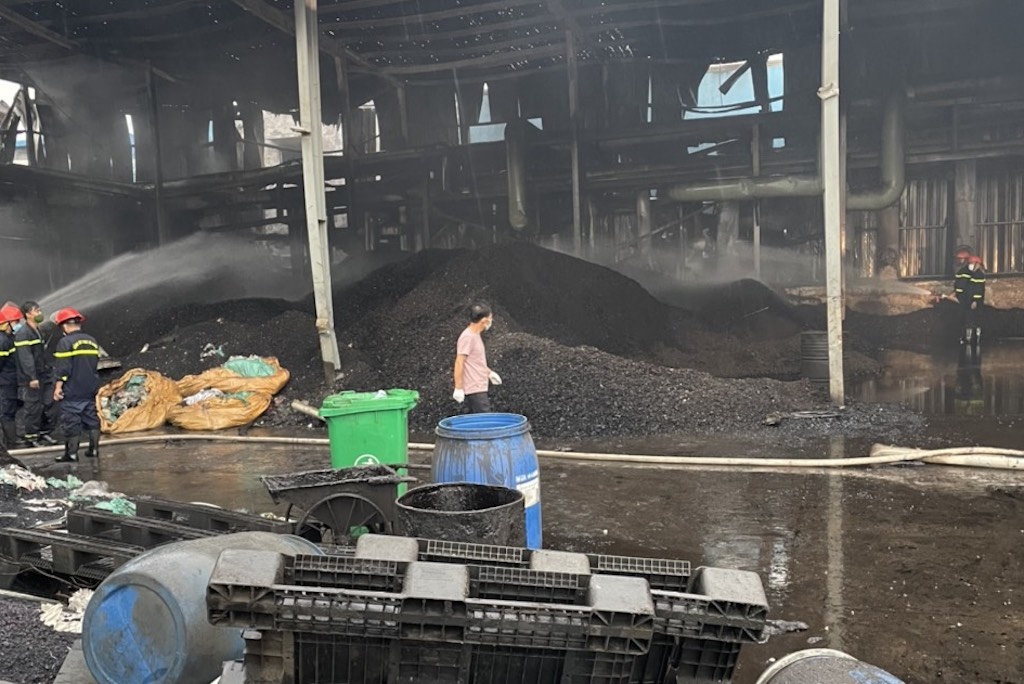 50 canh sat tich cuc dap lua tai nha xuong cong ty soi anh 2