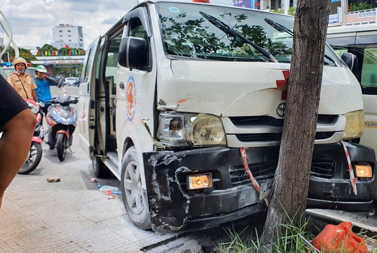 Ngao da lai xe cuu thuong long vong Can Tho,  duong tinh 3 loai ma tuy anh 2