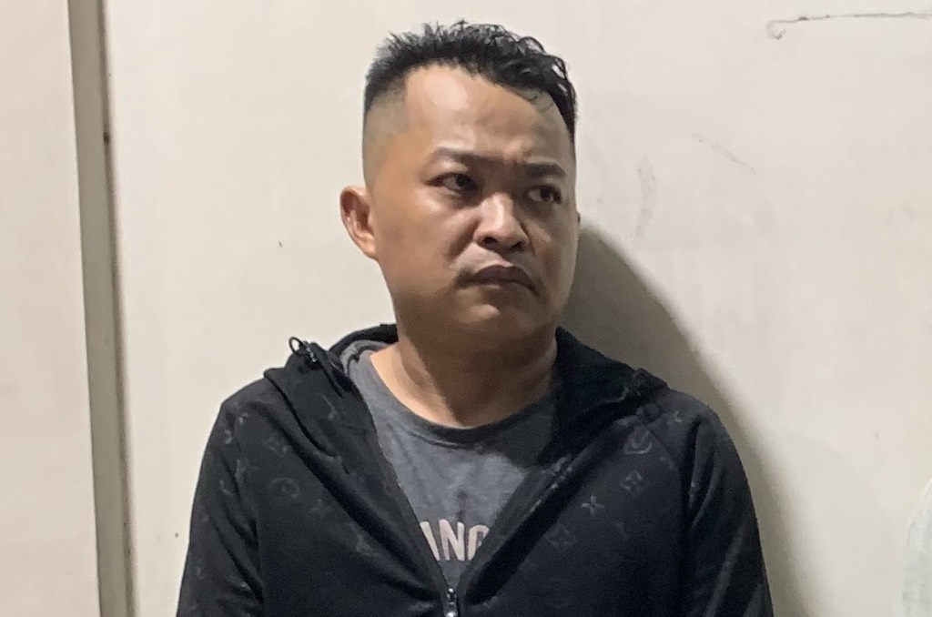 Nguoi phu nu bi chu no khong che hinh anh