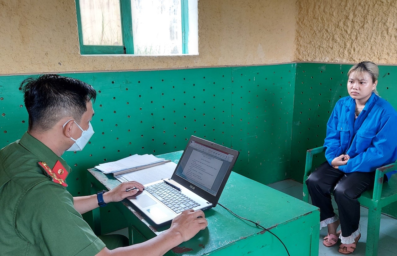 Co gai dam chet nhan tinh anh 1