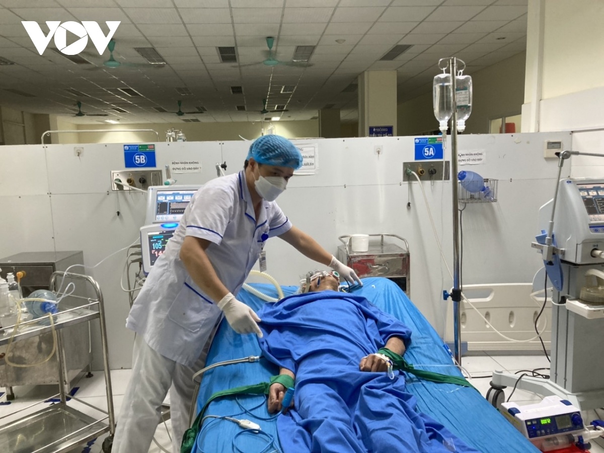 8 nguoi o Bac Kan bi ngo doc sau bua an toi anh 2