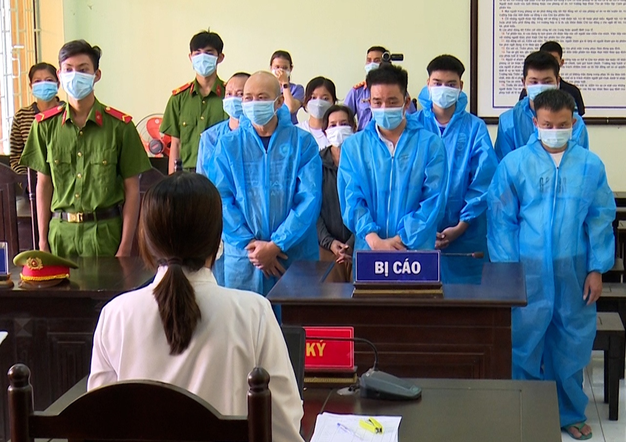 10 bi cao linh an tu vi chong nguoi thi hanh cong vu anh 1