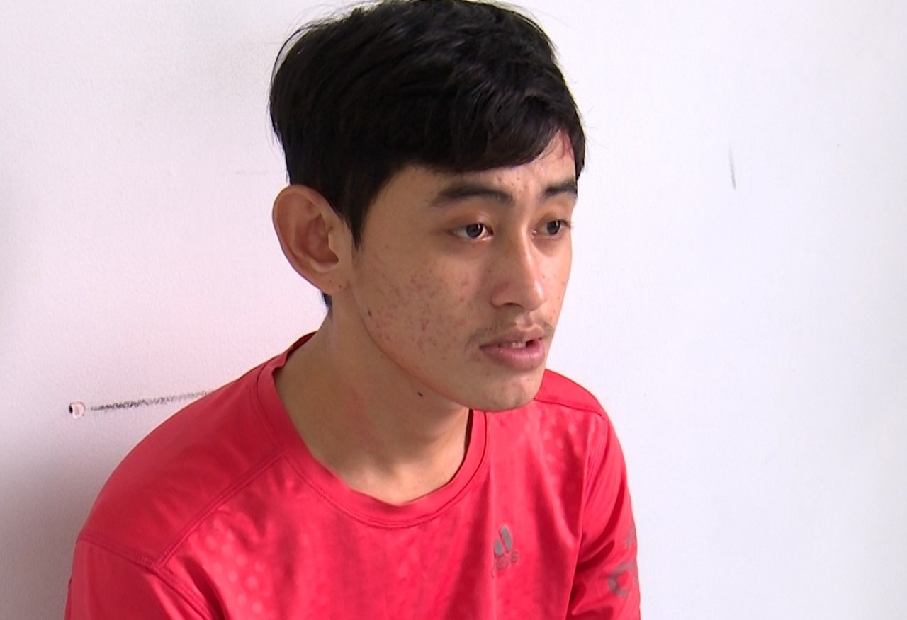 Thanh nien bi chu nha bat qua tang khi vua trom tien hinh anh