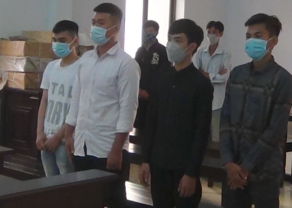 Lĩnh án tù vì chặn quốc lộ để đua xe ảnh 1 Linh an tu vi chan quoc lo de dua xe anh 1
