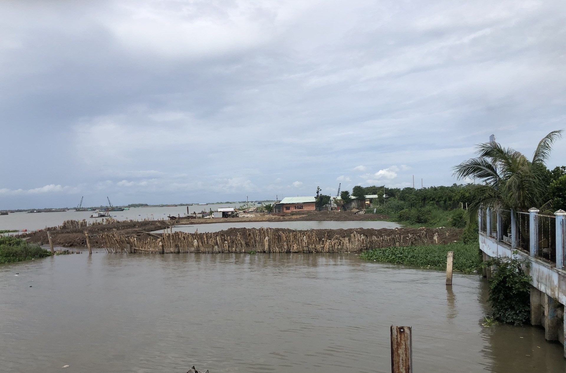 Doanh nghiệp khai thác trái phép 1.000m3 khoáng sản ảnh 1 Doanh nghiep khai thac trai phep 1.000m3 khoang san anh 1