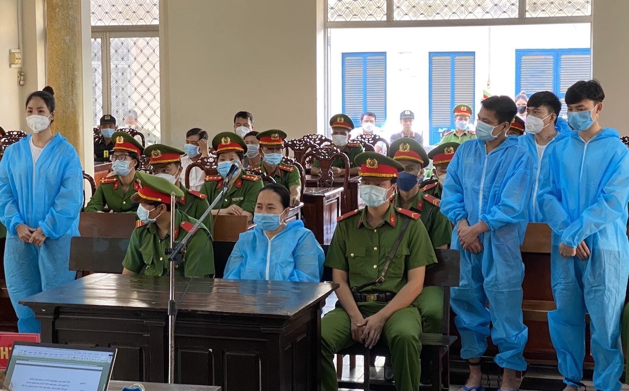 Vận chuyển trái phép 34 kg ma túy,  4 người lĩnh án tử ảnh 1 Van chuyen trai phep 34 kg ma tuy,  4 nguoi linh an tu anh 1