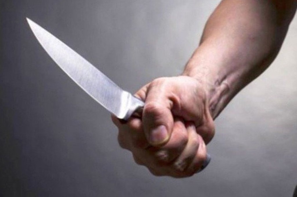 Chong bi chem tu vong sau khi nghi vo ngoai tinh hinh anh