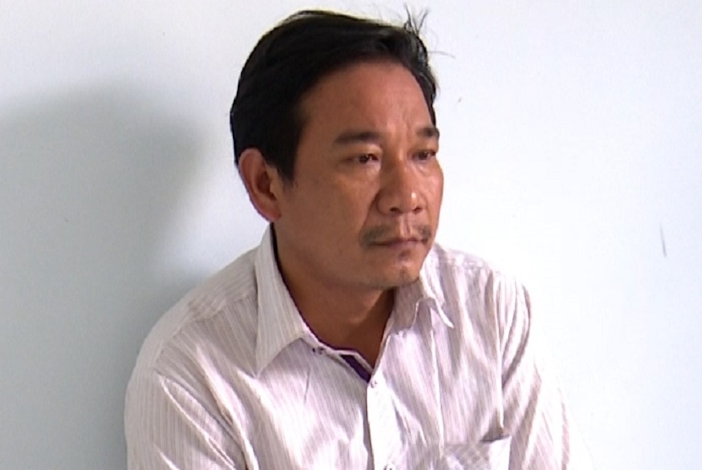 Cha ruot phong hoa dot nha vi con gai khong chiu vay no hinh anh