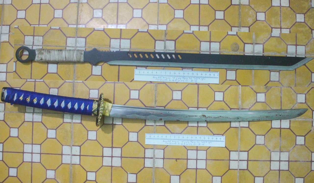 Nhom cam ma tau chem 2 nguoi o quan nhau hinh anh