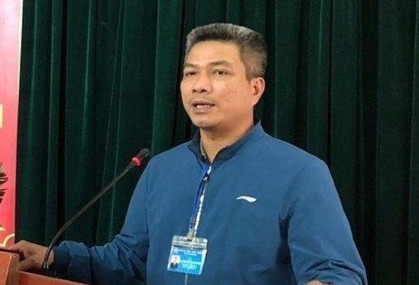 Xet xu cuu chu tich xa o Ha Noi bi cao buoc 'rut ruot' tien chong dich hinh anh