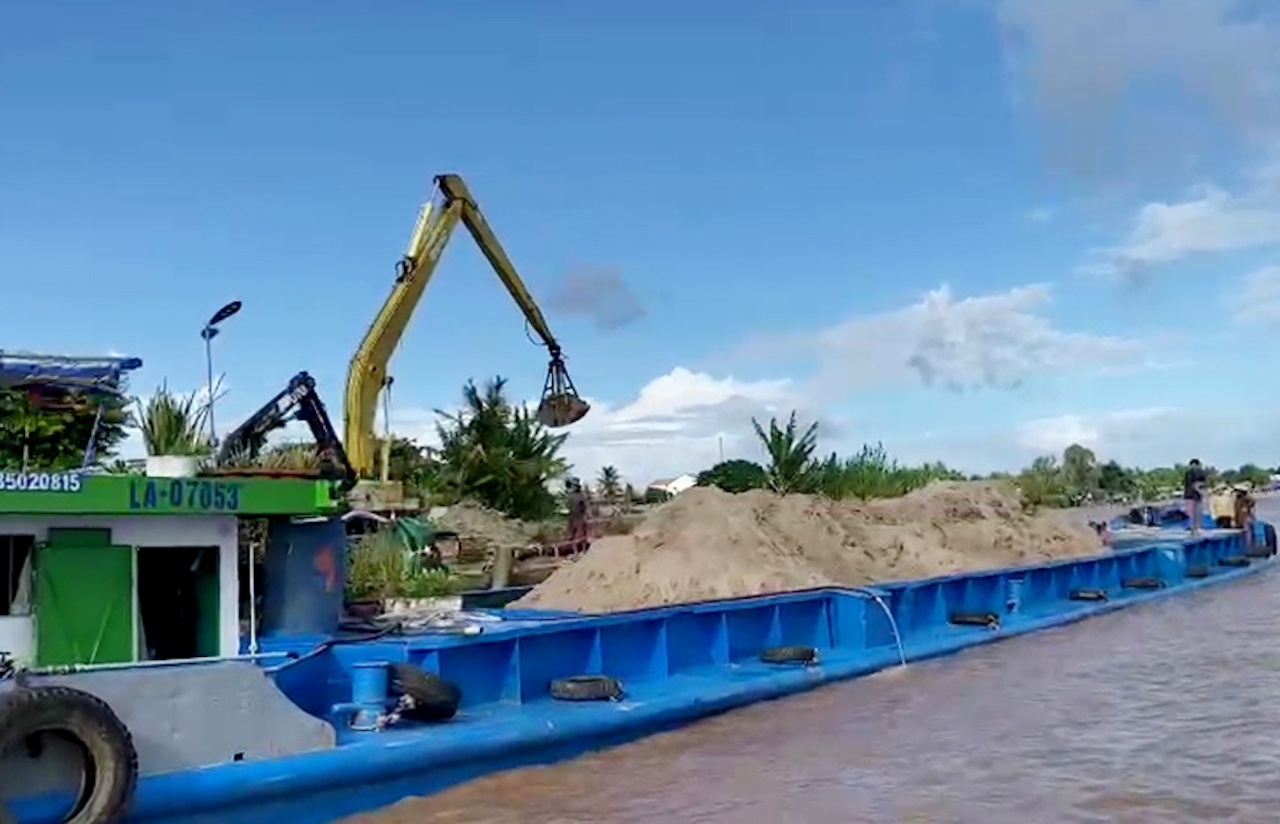 Sà lan chở quá tải ảnh 1 Sa lan cho qua tai anh 1