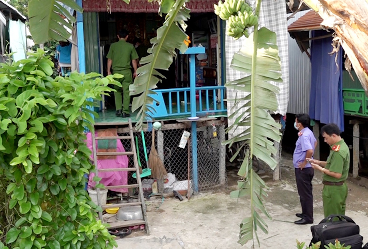 Anh vo cam keo dam em re tu vong hinh anh