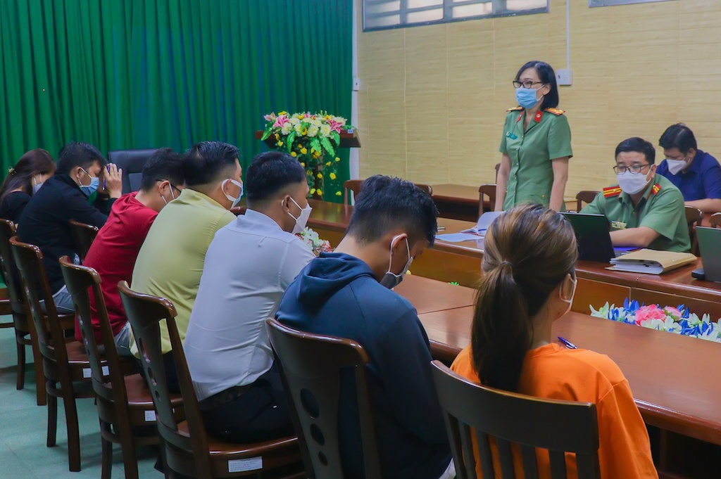 Cong an moi lam viec 7 nguoi rao ban bat dong san chua dung quy dinh hinh anh