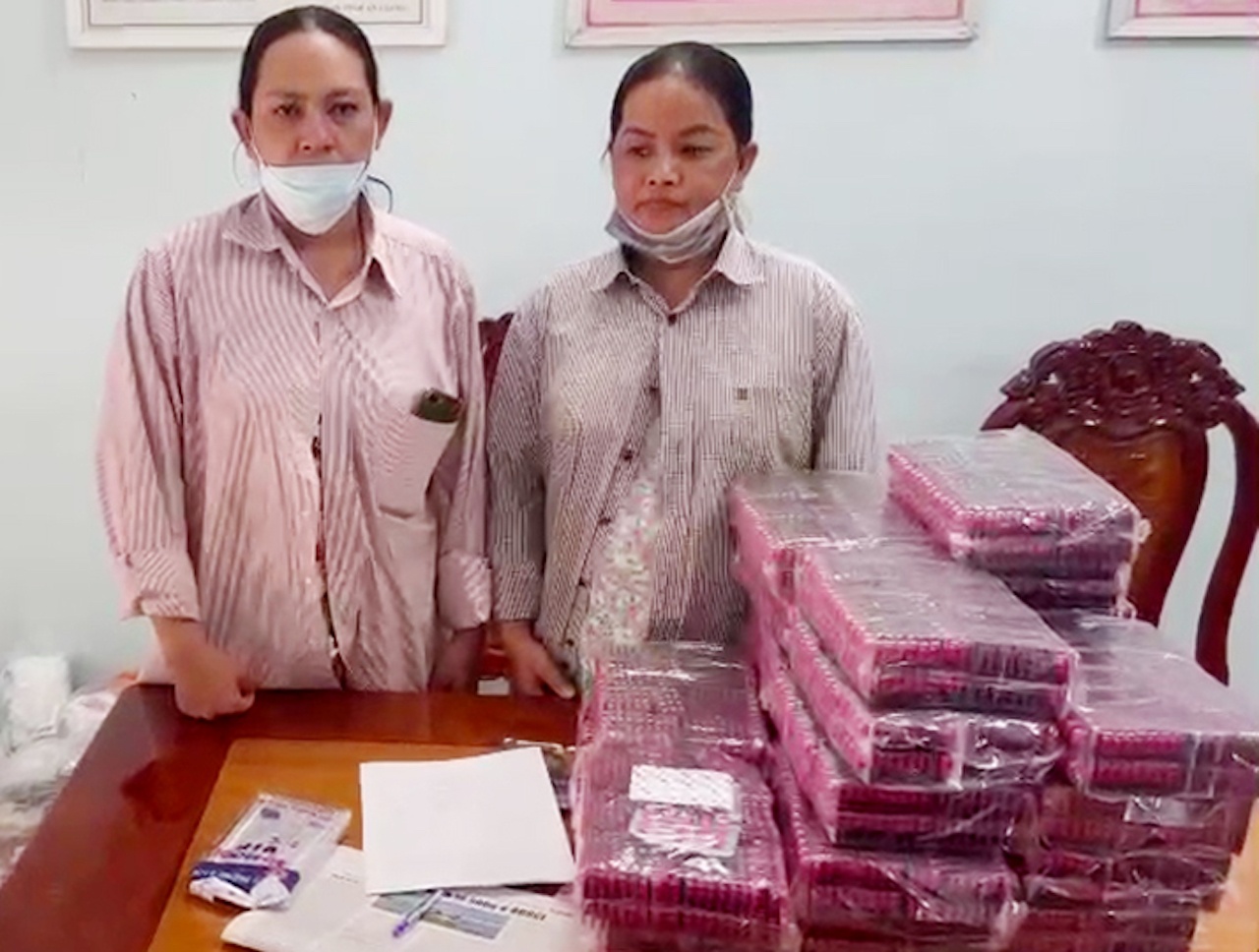 Tập kết hàng lậu ảnh 1 Tap ket hang lau anh 1