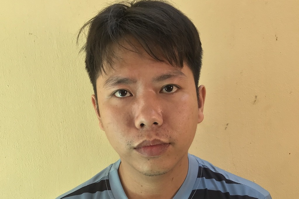 Loi khai nghi pham hiep dam nu cong nhan o nha ve sinh hinh anh