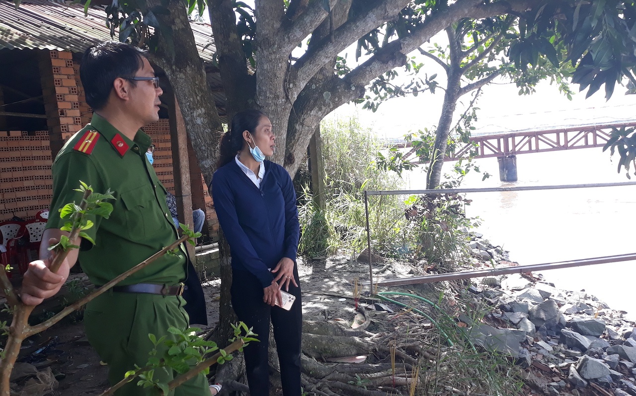 Vu sap san thi cong o cau My Thuan 2: Kho tim nguoi mat tich hinh anh