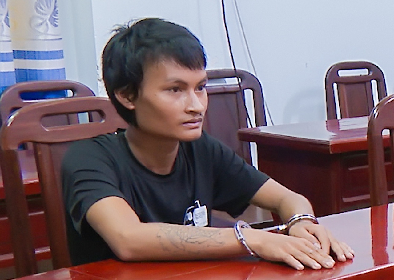 Bat khan cap ke gay an duoi chan cau Can Tho hinh anh