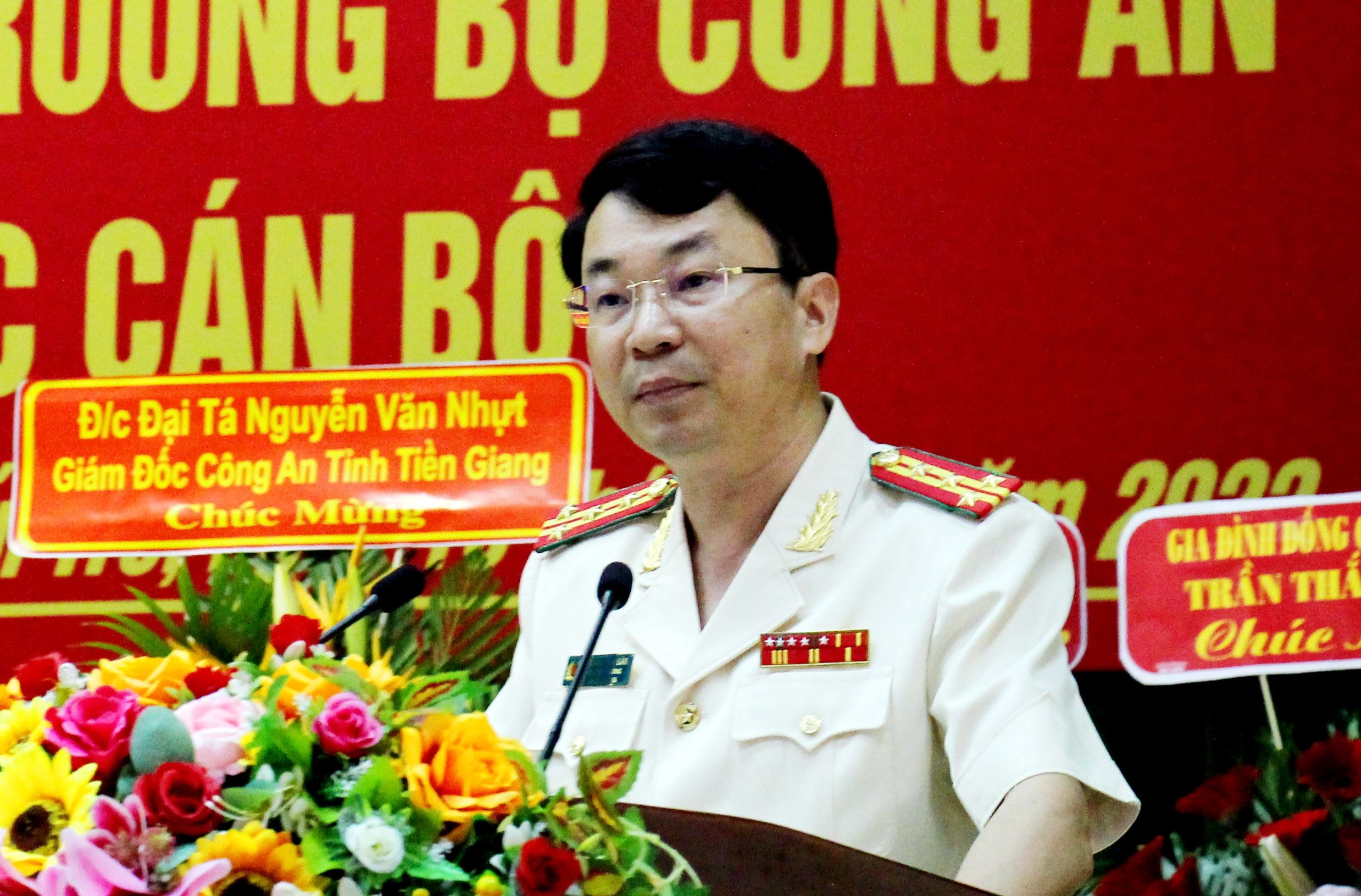 Ben Tre co tan giam doc cong an hinh anh