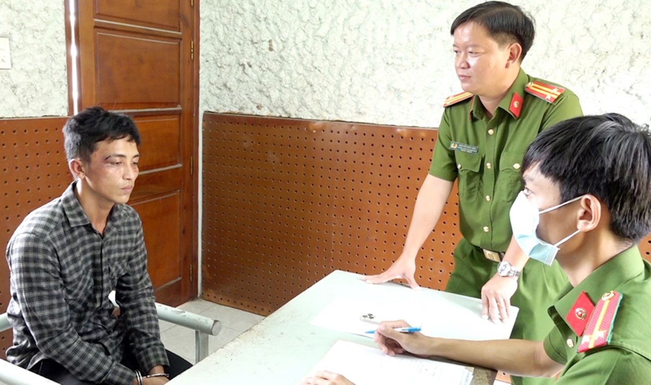 Cuop iPhone 13 Pro Max anh 1