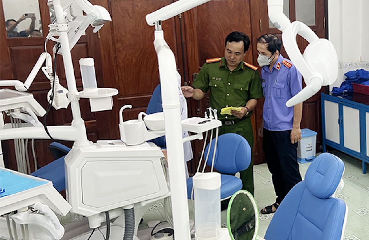 Giam doc xai bang gia anh 2