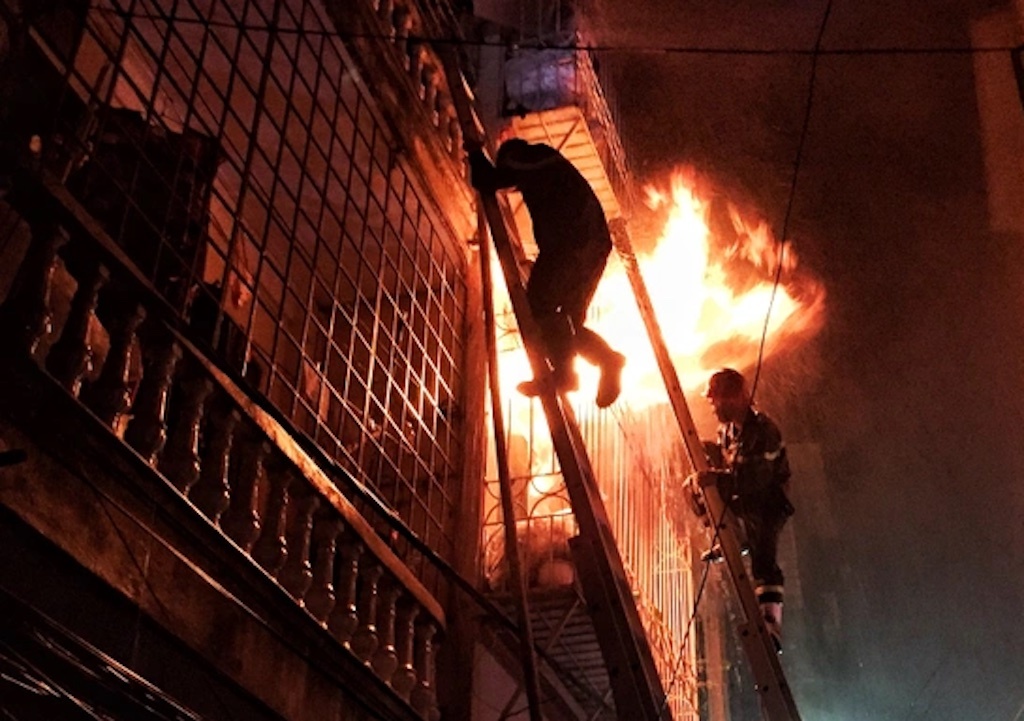 Chay nha o An Giang luc rang sang, hai me con tu vong hinh anh