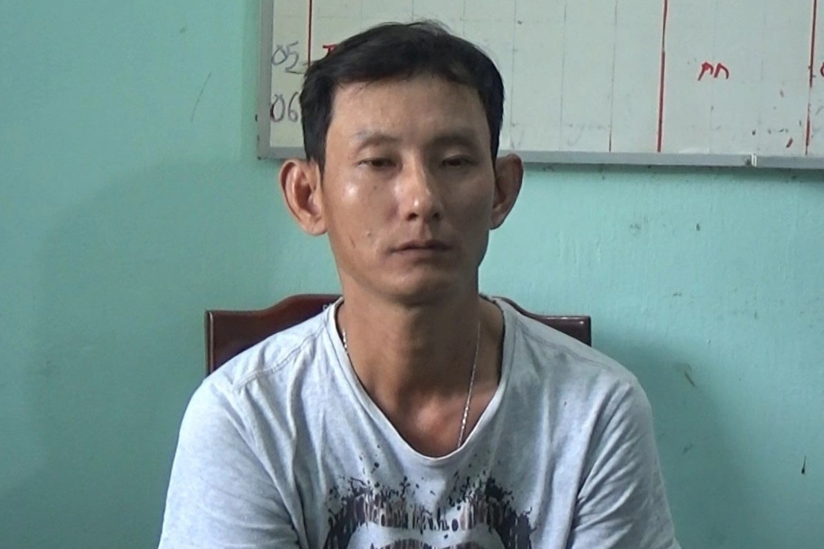 Nguoi dan ong nhieu lan vao chua trom tuong Phat hinh anh