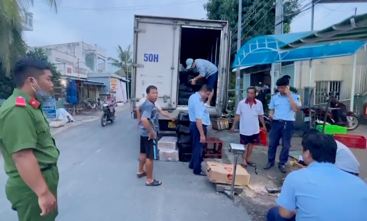 Xe cho thit dong lanh anh 1