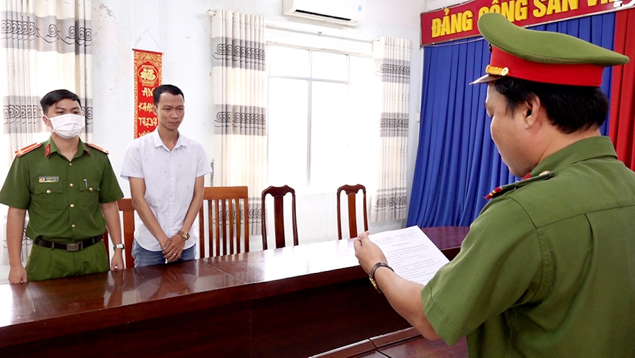 Hieu truong tham o anh 1