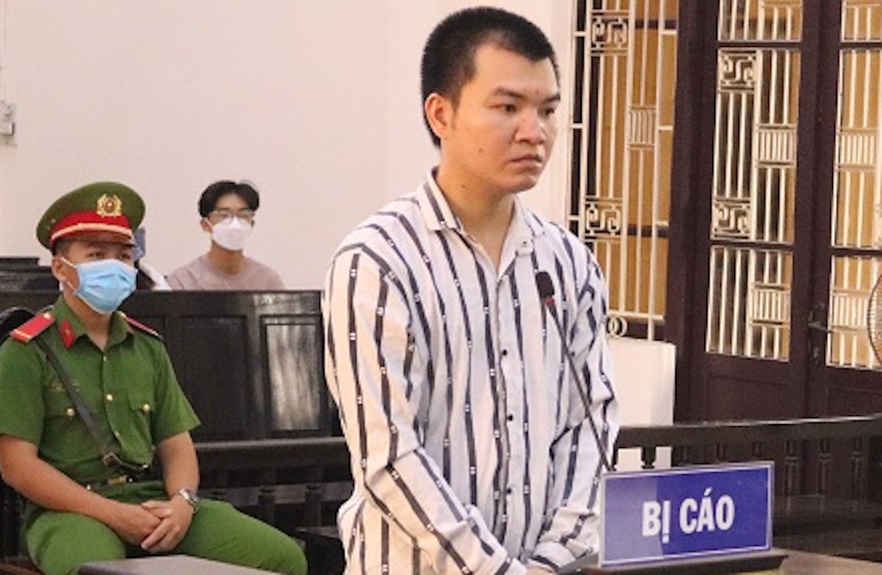 Dam guc tai xe xe om de cuop tai san hinh anh
