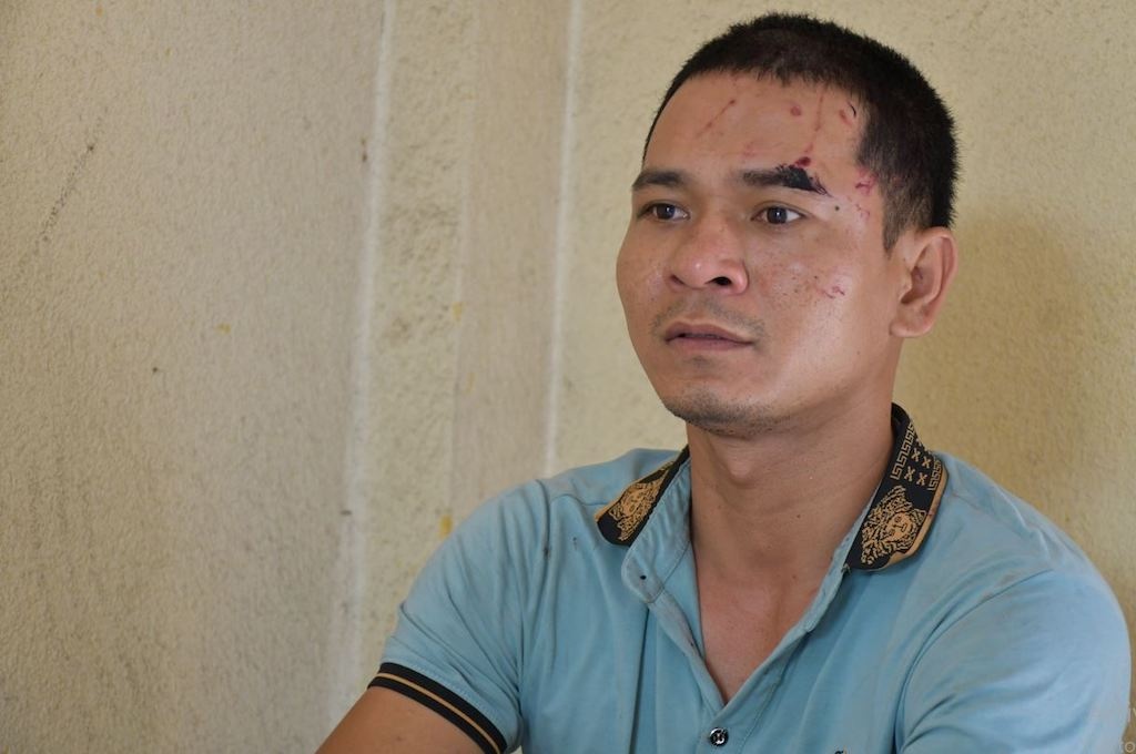 Gay an giet nguoi do mau thuan luc di ve sinh trong quan karaoke hinh anh