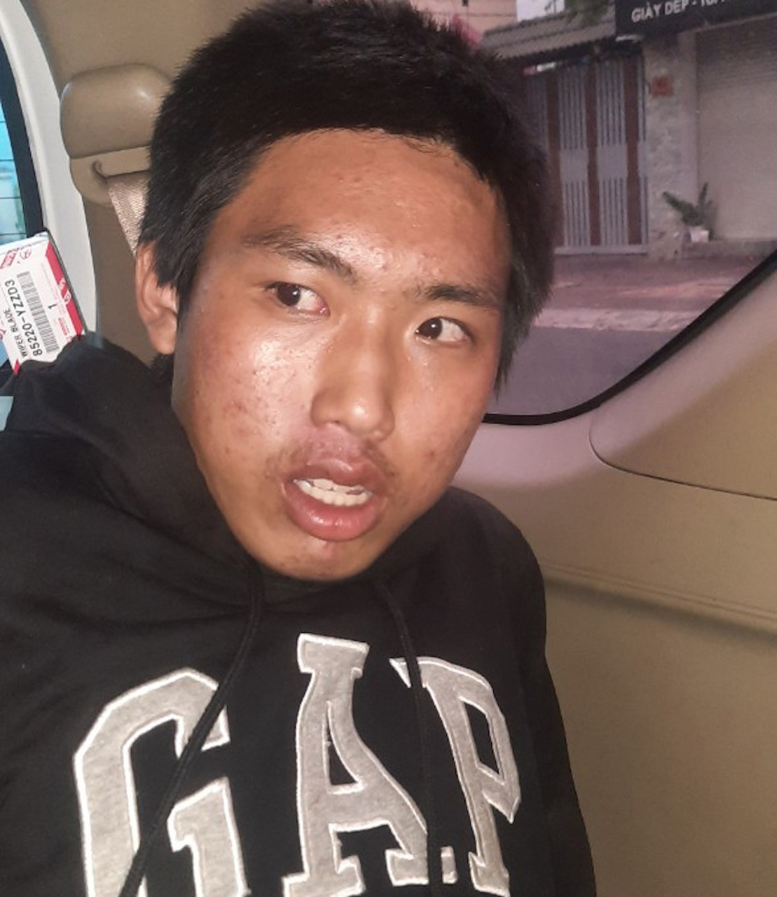 Kẻ trộm nhẫn kim cương ảnh 1 Ke trom nhan kim cuong anh 1