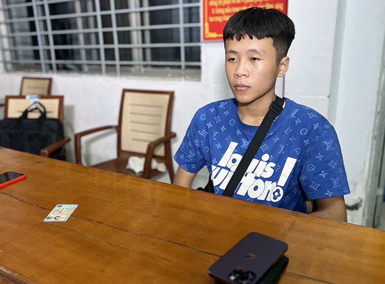Mua dam roi cuop iPhone 14 Pro Max hinh anh