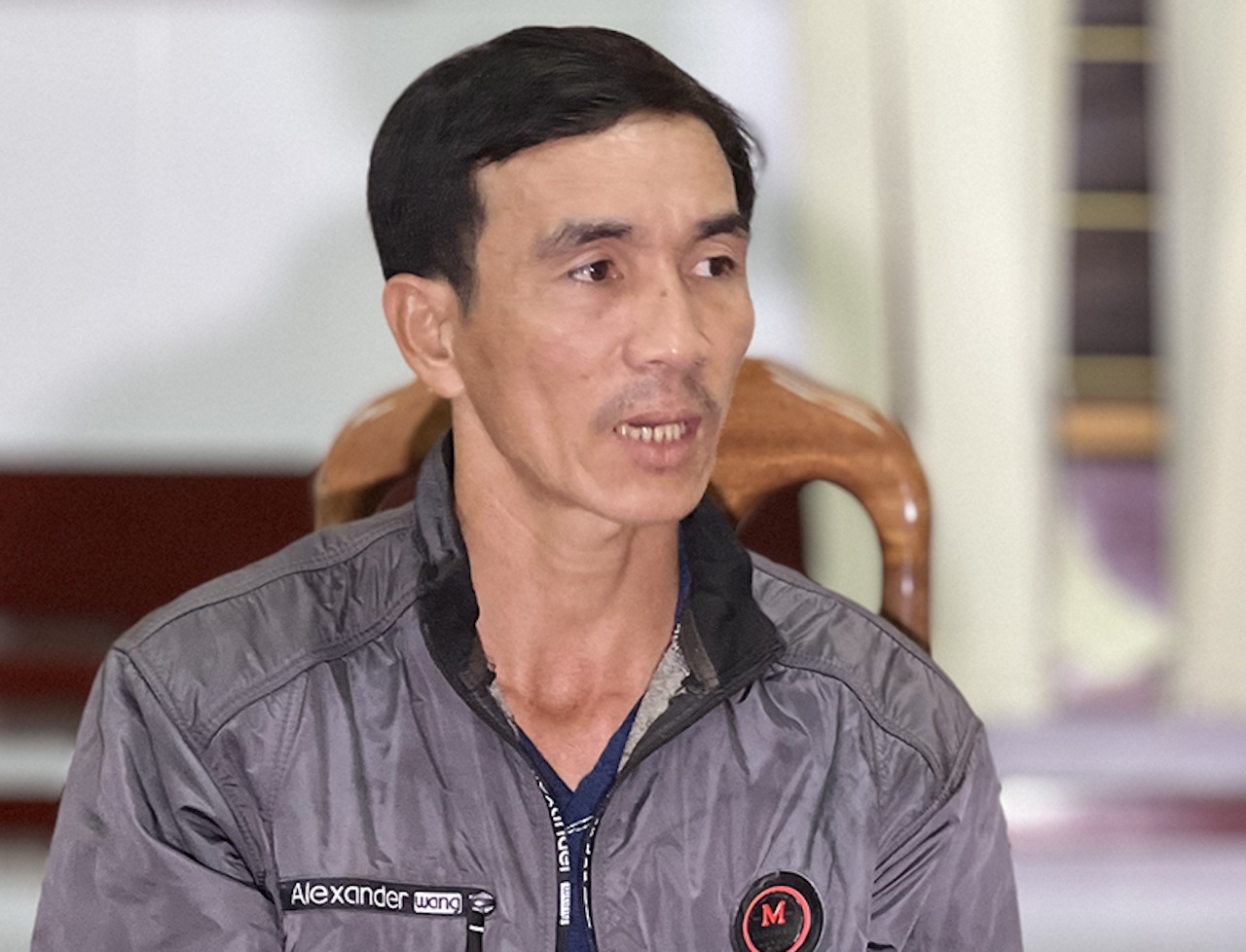 Thi the nam gioi phan huy trong vuon chanh hinh anh