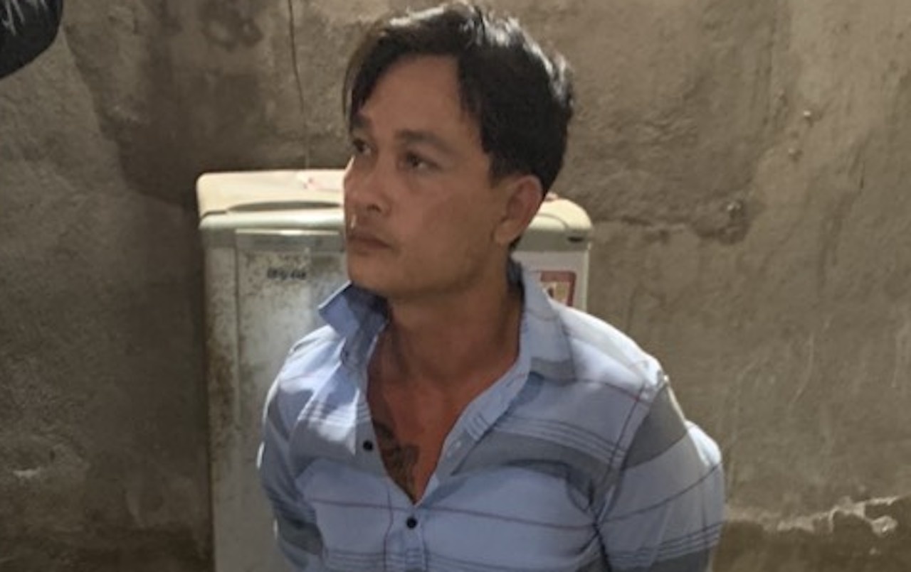 Gay an cuop tiem vang, lay tien mua bia dai ban nhau hinh anh