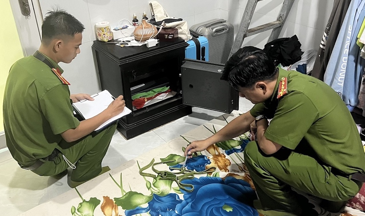 Nguoi phu nu hoang bao bi cuop 250 trieu dong hinh anh