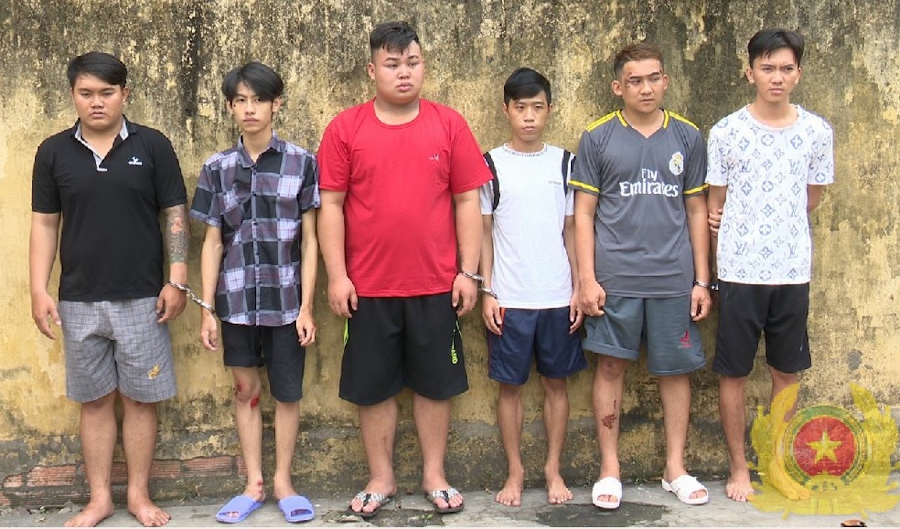 Dua xe tren QL 1 anh 1