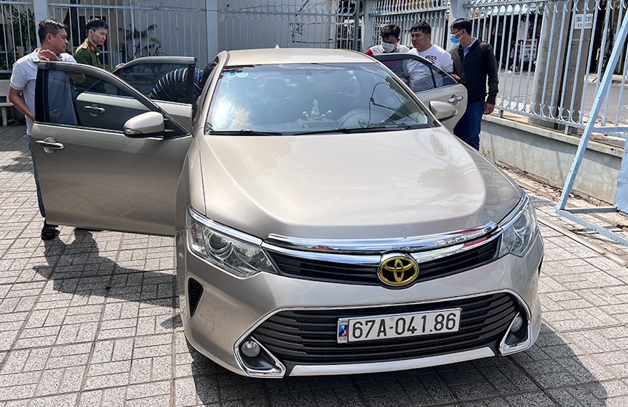 Lai oto buon ma tuy anh 1