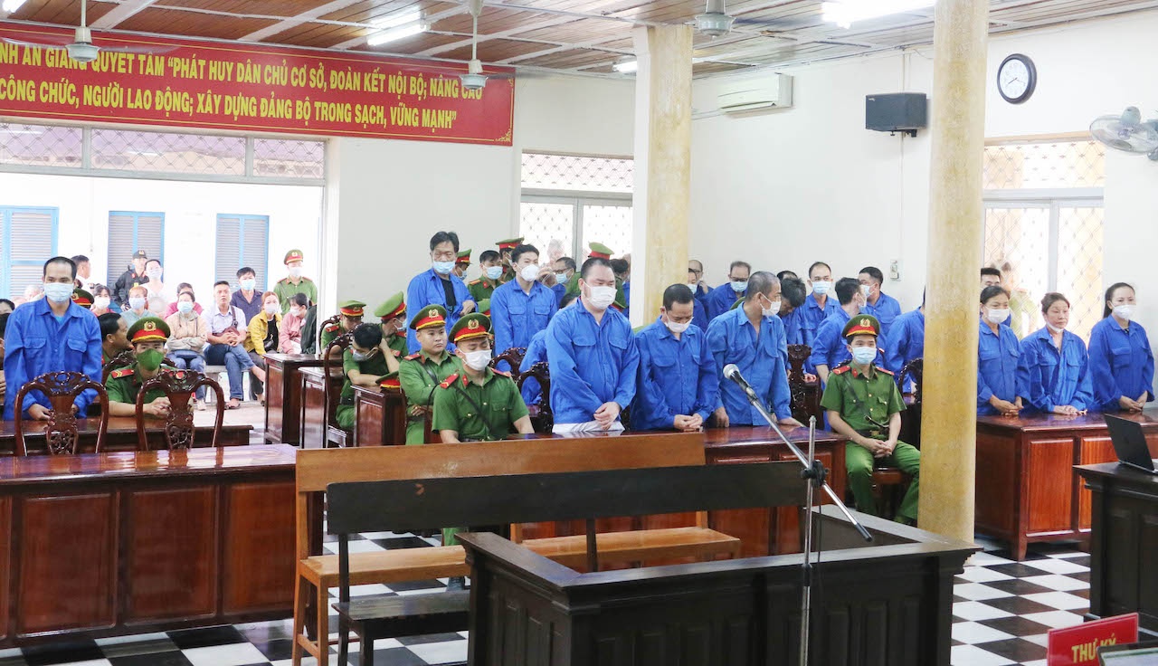 Buon lau 51 kg vang anh 2