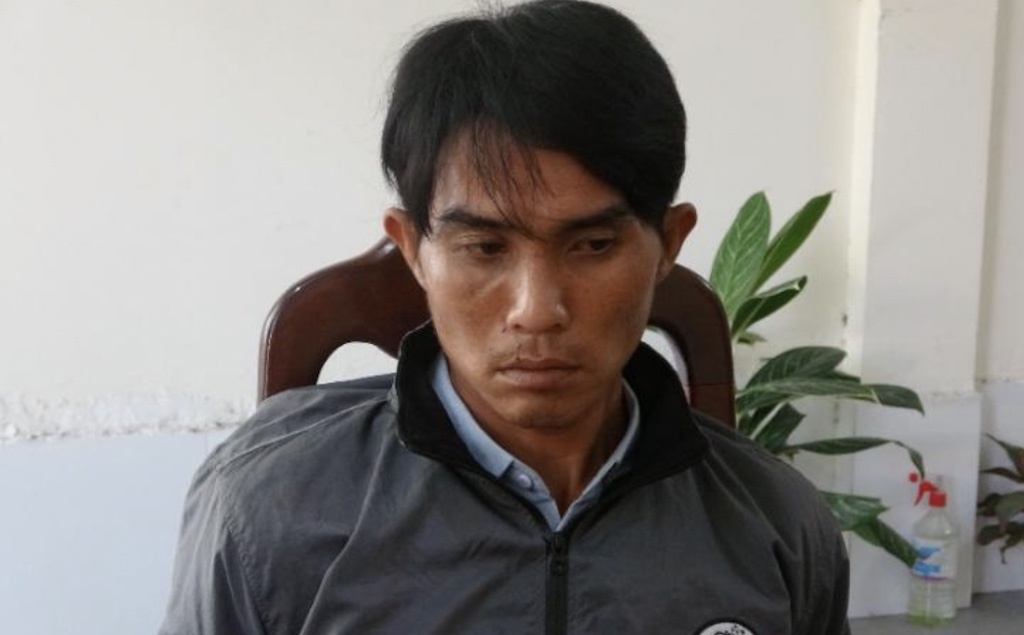 Nguoi phu nu bi danh bat tinh vi ru trai la ve o cung phong hinh anh