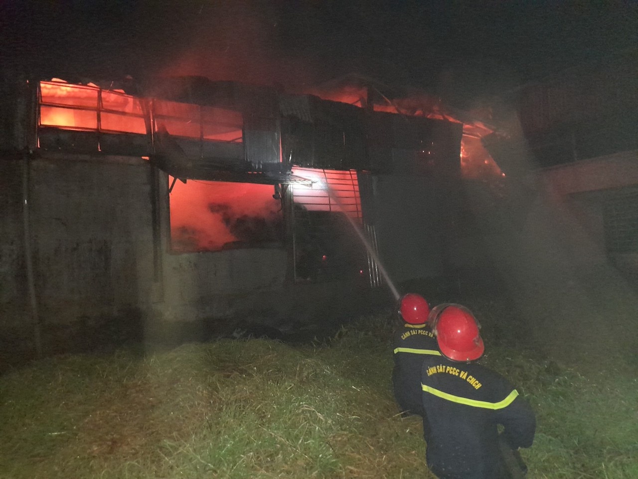 Chay xuong san xuat Nhang anh 1