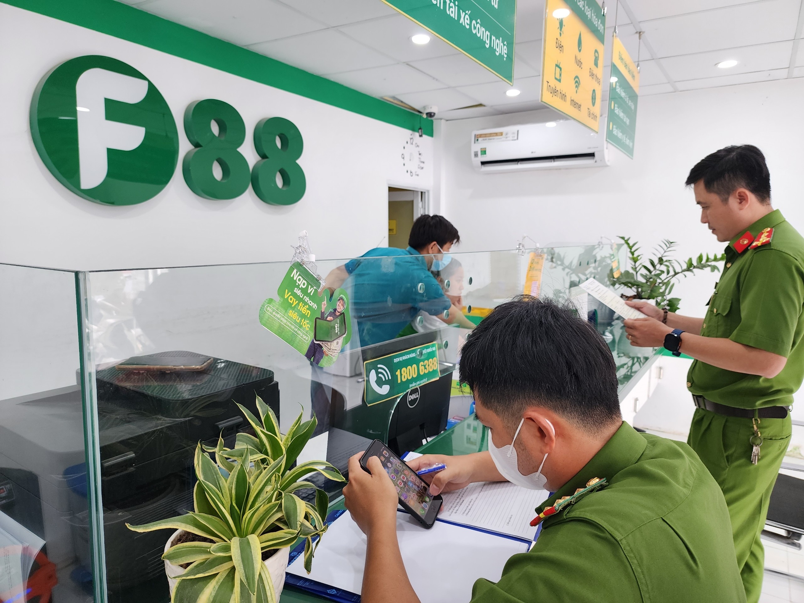 Canh sat kiem tra 13 chi nhanh F88 o Can Tho hinh anh