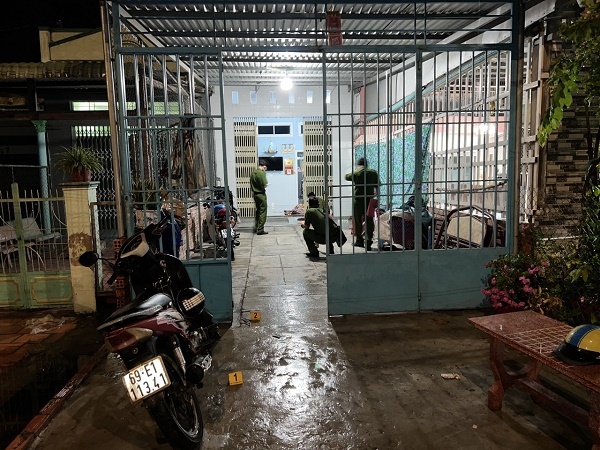 Anh dam em trai tu vong hinh anh