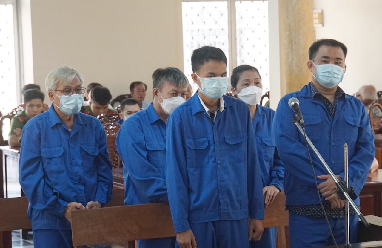 Linh an tu vi doi chuyen cong tac giam doc cong an hinh anh
