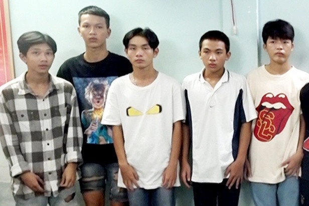Canh sat kip thoi ngan chan 2 nhom thanh thieu nien hon chien hinh anh