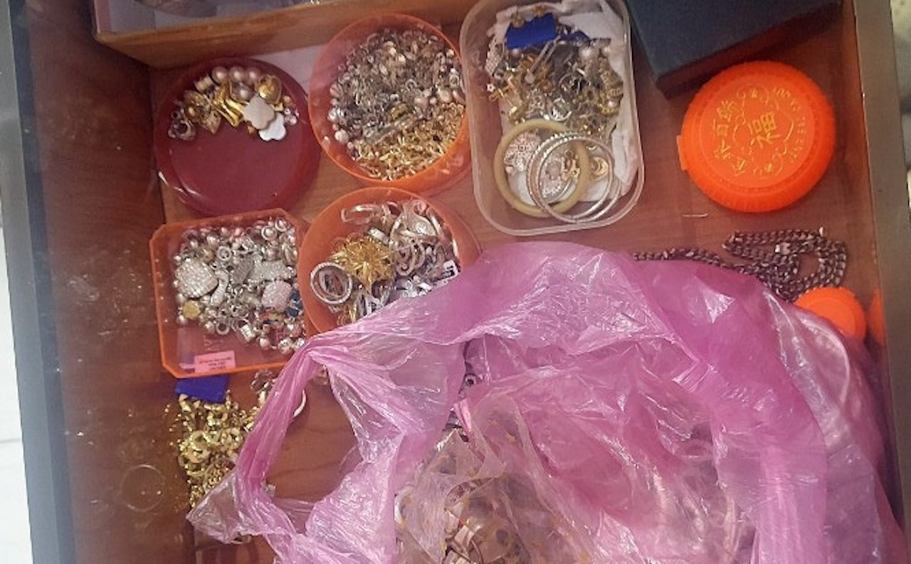 Cap vo chong dot nhap tiem bac o Can Tho hinh anh