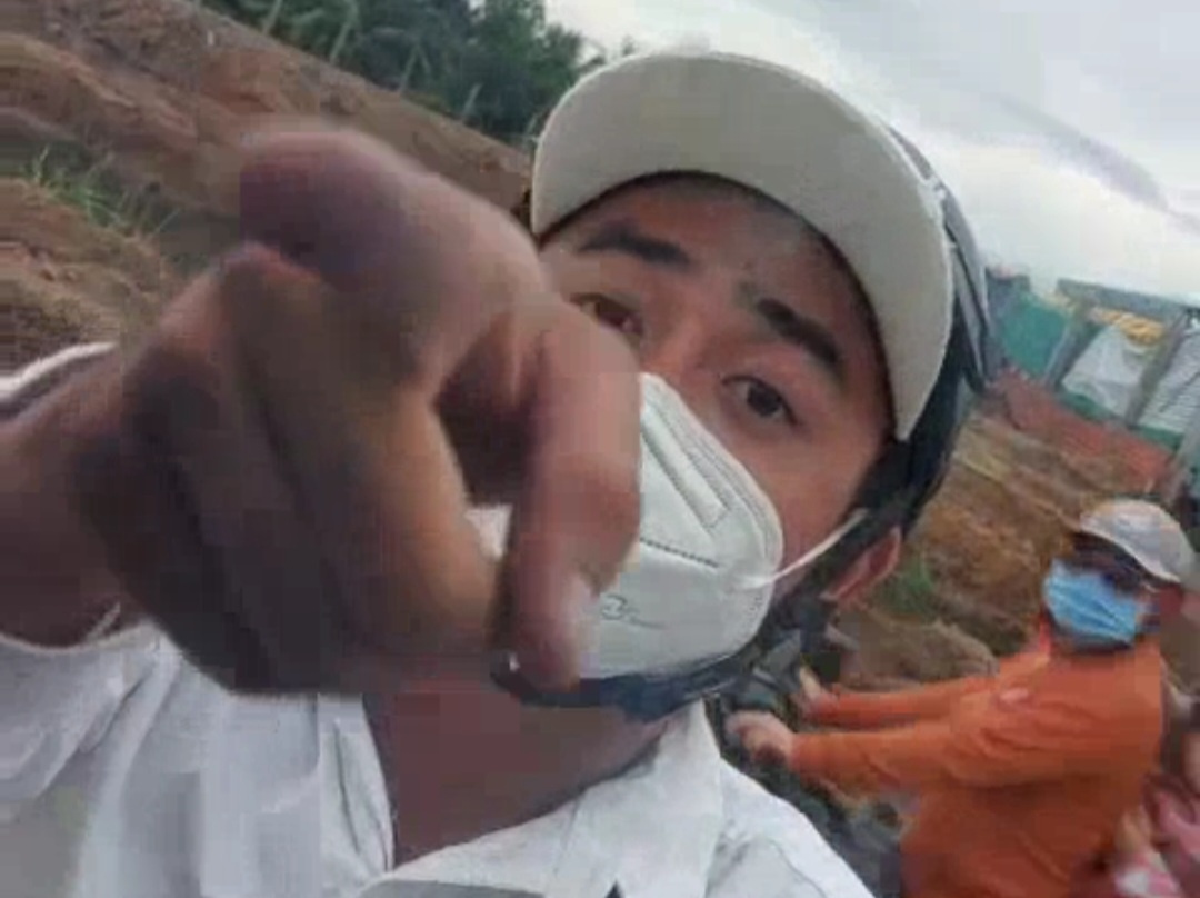 Truy tim thanh nien chan duong, nem vo kinh xe cap cuu hinh anh