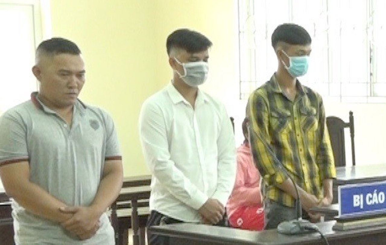 Chu no linh an vi bat giu nguoi vay tien hinh anh