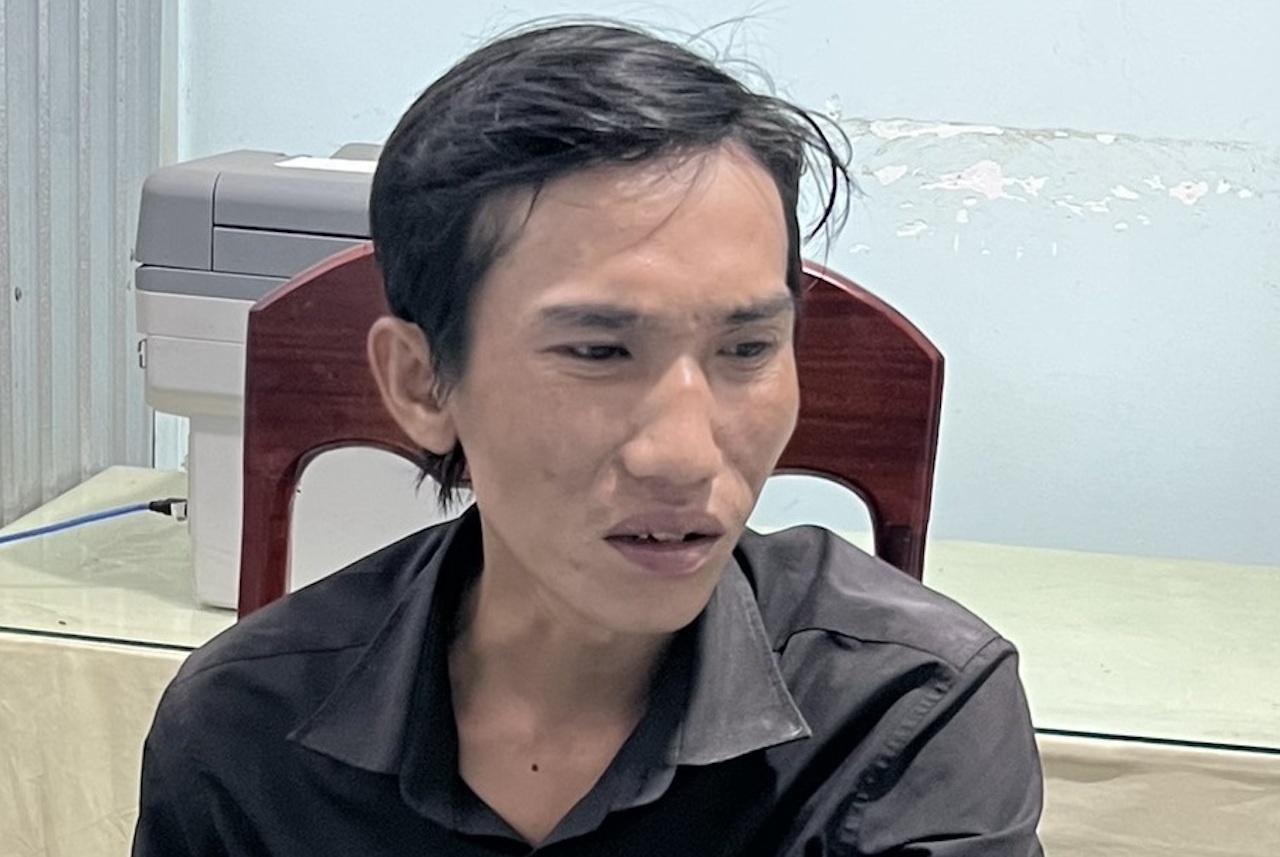 Nguoi lam cong trom tai san cua chu hinh anh