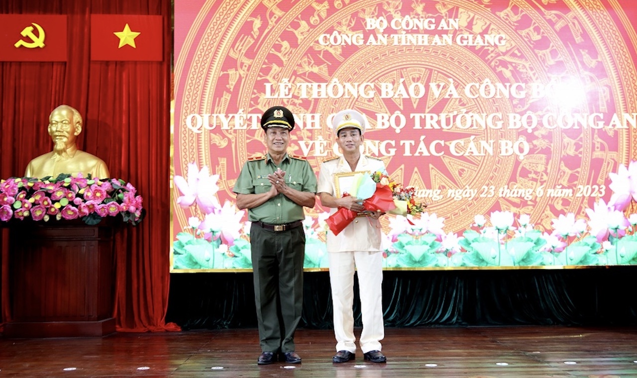 Phó giám đốc Công an ảnh 1 Pho giam doc Cong an anh 1