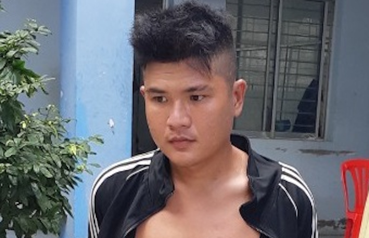 Tam giu nam thanh nien trom xe may hinh anh